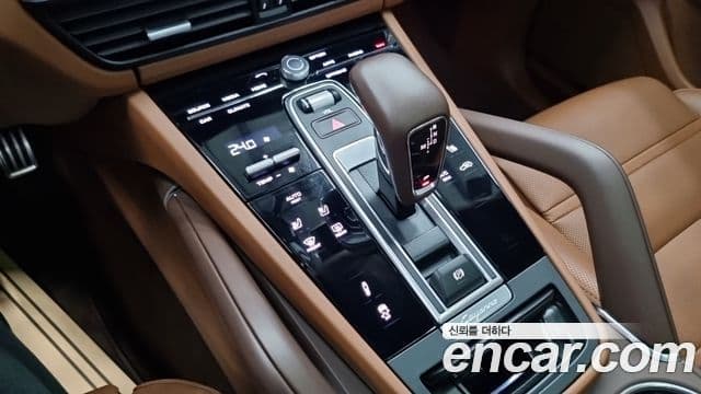 Porsche Cayenne 2023 — Photo 12/18