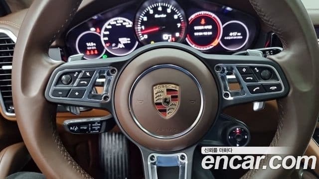 Porsche Cayenne 2023 — Photo 14/18