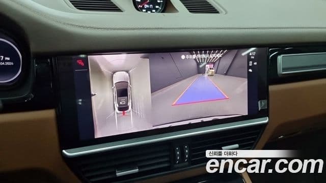 Porsche Cayenne 2023 — Photo 18/18