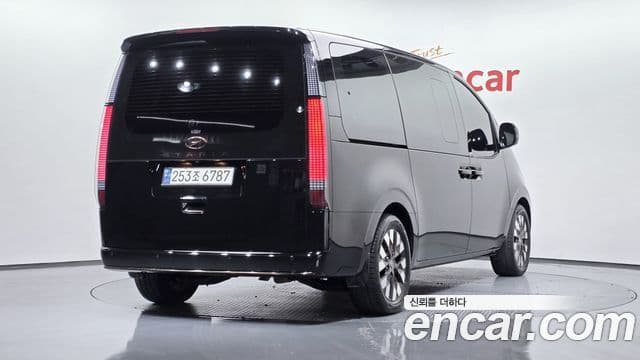 Hyundai Staria 2021 — Şəkil 2/20