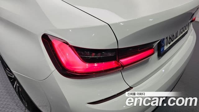 BMW 3 Series 2022 — Şəkil 16/30