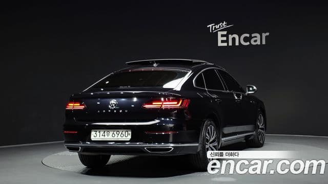 Volkswagen Arteon 2019 — ფოტო 2/20