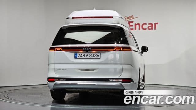 Kia Carnival 2021 — ფოტო 4/20