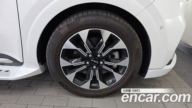 Kia Carnival 2021 — ფოტო 5/20