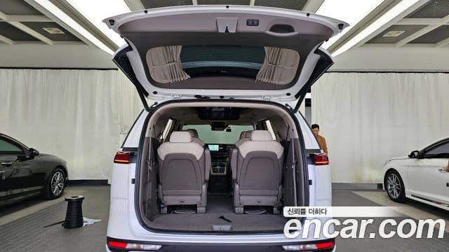 Kia Carnival 2021 — фото 20 из 20
