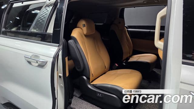 Kia Carnival 2023 — Şəkil 12/20