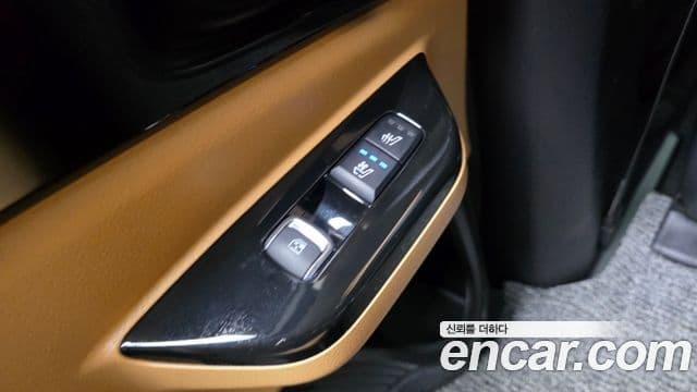 Kia Carnival 2023 — Şəkil 19/20