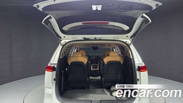 Kia Carnival 2023 — Şəkil 20/20