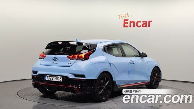 Hyundai Veloster 2021 — ფოტო 13/20