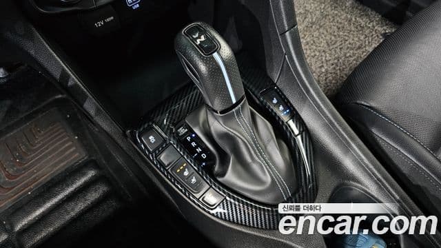 Hyundai Veloster 2021 — ფოტო 3/20