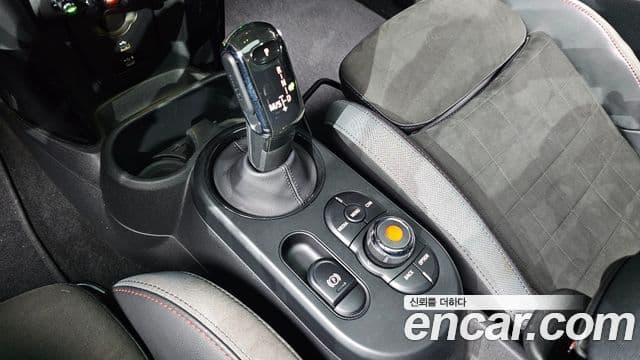 Mini Cooper S 2021 — ფოტო 9/20
