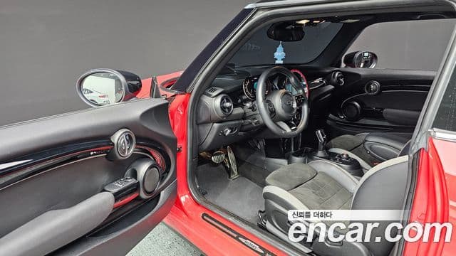 Mini Cooper S 2021 — ფოტო 10/20