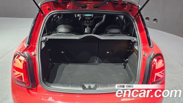 Mini Cooper S 2021 — ფოტო 20/20