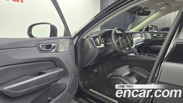 Volvo XC60 2019 — Şəkil 10/20
