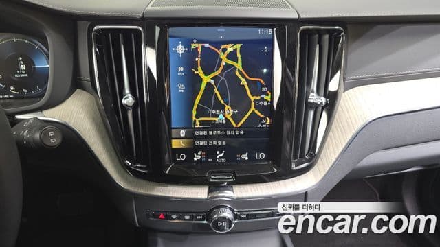 Volvo XC60 2019 — фото 14 из 20