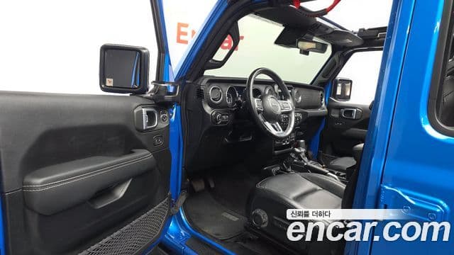 Jeep Wrangler 2022 — Photo 19/20