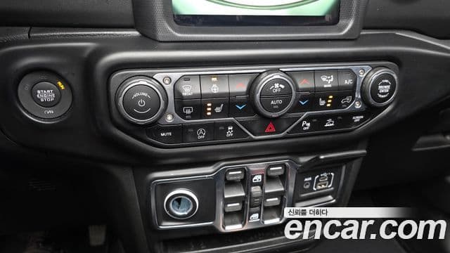 Jeep Wrangler 2022 — Photo 14/20