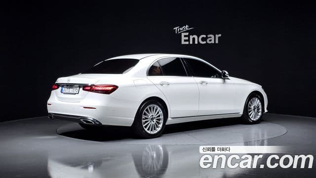 Mercedes-Benz E-Class 2020 — Фото 2/20
