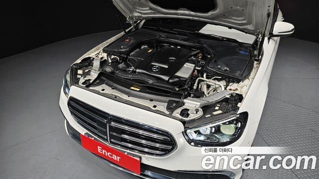 Mercedes-Benz E-Class 2020 — Фото 6/20