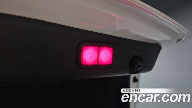 Mercedes-Benz E-Class 2020 — ფოტო 20/20