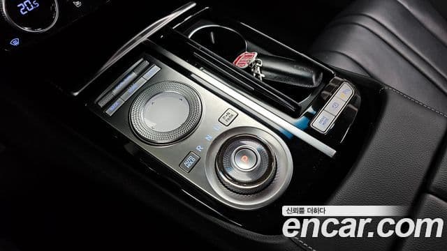 Genesis Electrified G80 2020 — Şəkil 9/20