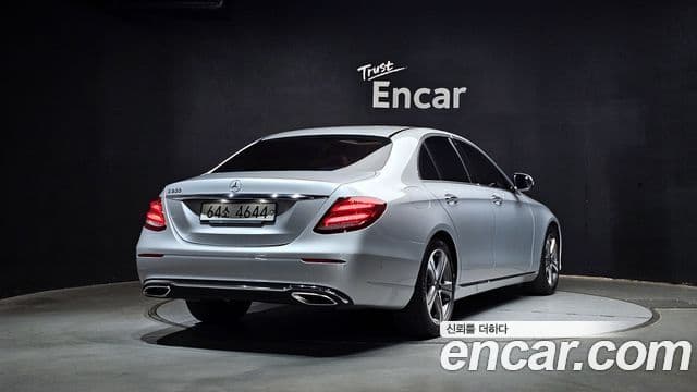 Mercedes-Benz E-Class 2018 — Şəkil 2/20