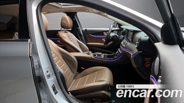 Mercedes-Benz E-Class 2018 — фото 10 из 20
