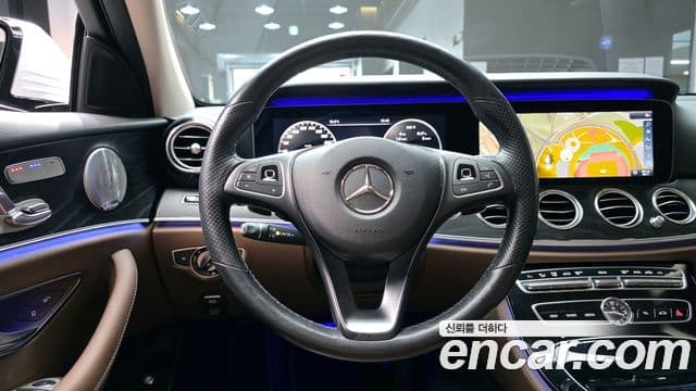 Mercedes-Benz E-Class 2018 — Şəkil 13/20