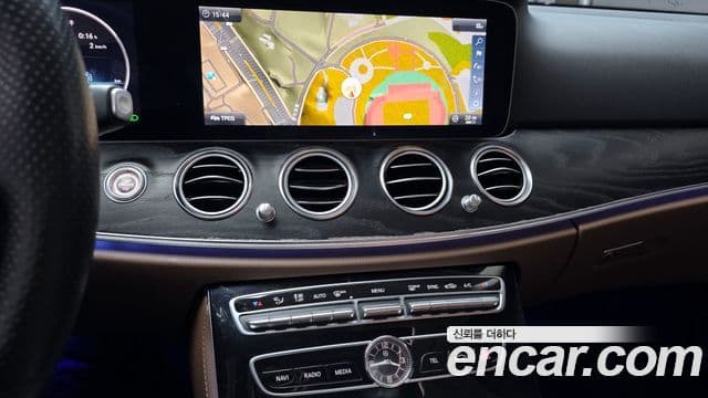 Mercedes-Benz E-Class 2018 — Şəkil 14/20