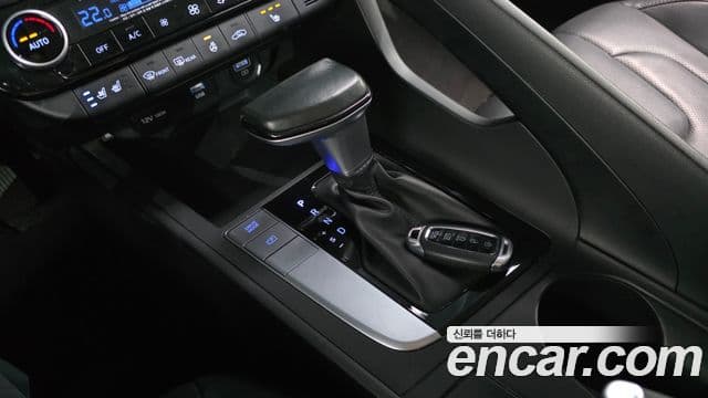Hyundai The New Avante Hybrid 2020 — Şəkil 19/20