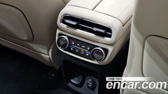 Genesis GV80 2021 — ფოტო 18/20