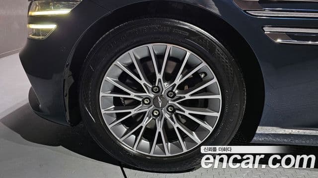 Genesis Electrified G80 2022 — ფოტო 5/20