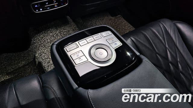 Genesis Electrified G80 2022 — ფოტო 15/20