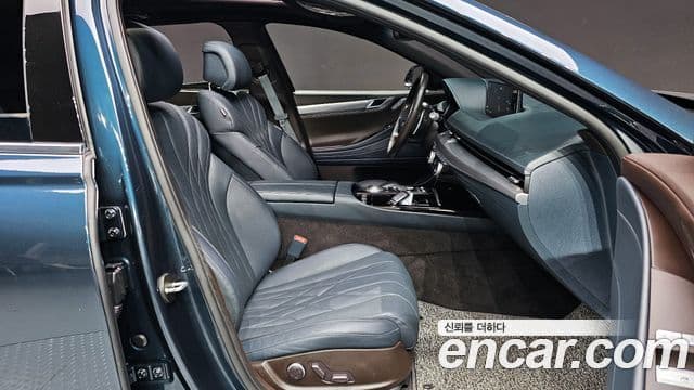 Genesis Electrified G80 2022 — ფოტო 17/20