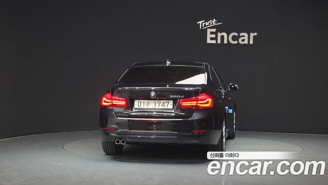 BMW 3 Series 2018 — ფოტო 4/20
