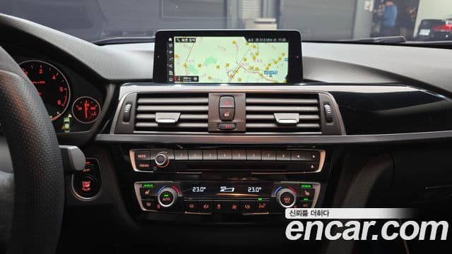BMW 3 Series 2018 — ფოტო 3/20