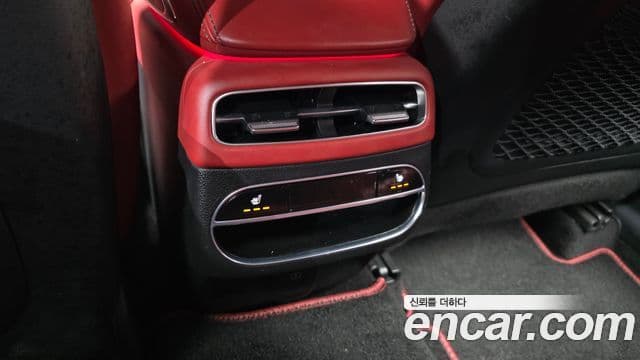 Genesis GV70 2021 — ფოტო 16/20