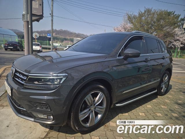 Volkswagen Tiguan 2018 — Photo 18/19