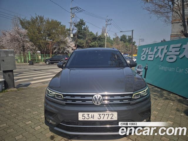 Volkswagen Tiguan 2018 — Photo 8/19