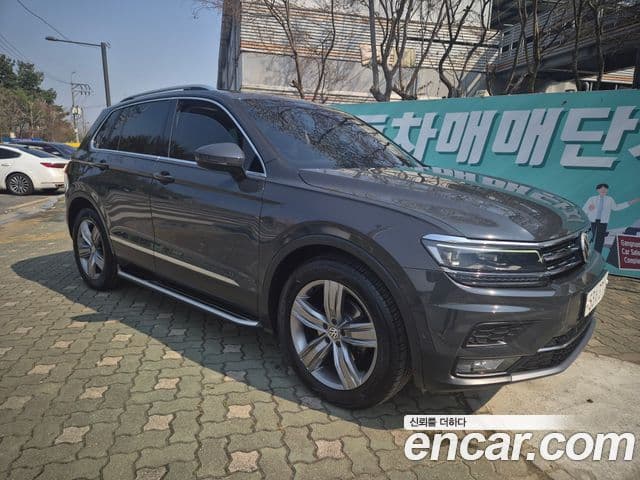 Volkswagen Tiguan 2018 — Photo 9/19