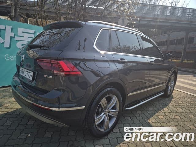 Volkswagen Tiguan 2018 — Photo 3/19