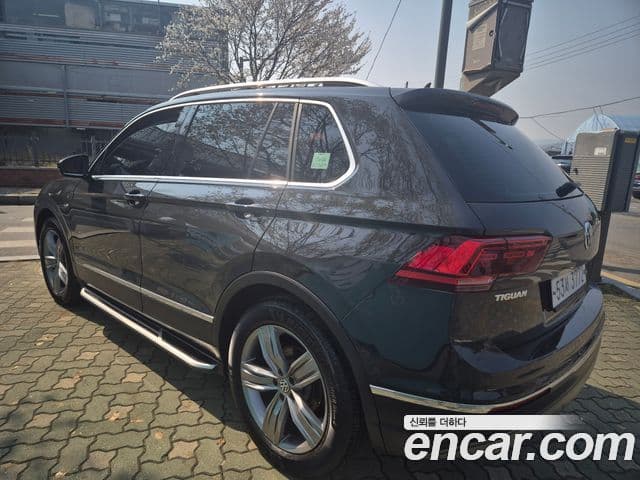 Volkswagen Tiguan 2018 — Photo 10/19