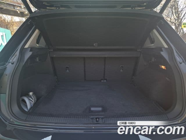 Volkswagen Tiguan 2018 — Photo 11/19