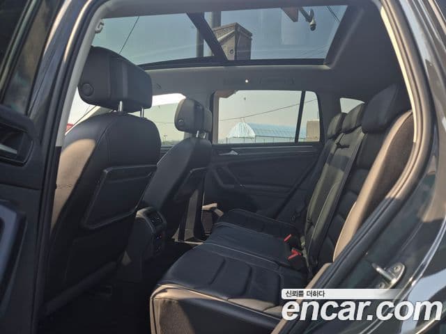Volkswagen Tiguan 2018 — Photo 19/19