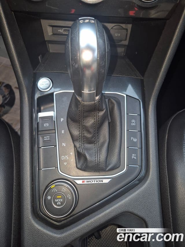 Volkswagen Tiguan 2018 — Photo 16/19
