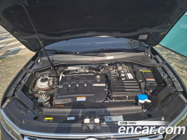 Volkswagen Tiguan 2018 — Photo 17/19