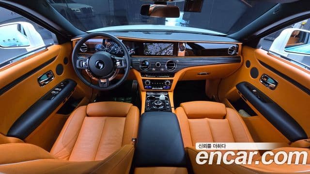 Rolls-Royce Ghost 2021 — фото 7 из 20