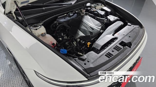 Hyundai Grandeur Hybrid 2023 — Photo 2/20