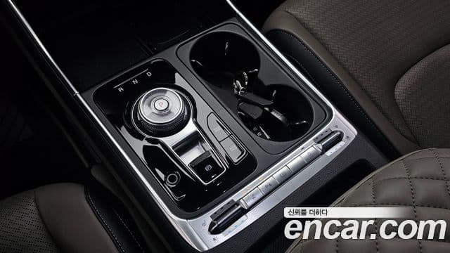 Kia Carnival 2024 — Şəkil 7/20