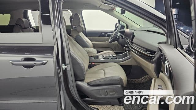 Kia Carnival 2024 — фото 8 из 20